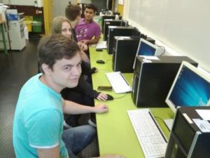 Schüler an den Computern