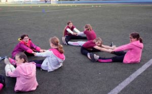 Die Kinder wärmen dich gemeinsam auf