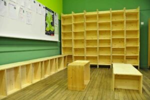 Fertiges Bücherregal Richard Grundschule
