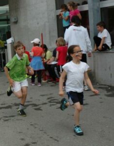 Schüler des Schulzentrum Raron laufen für den guten Zweck
