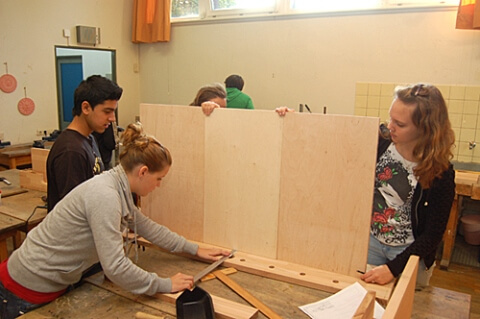  Hand in Hand arbeiten die Schüler des Gymnasium Farmsen