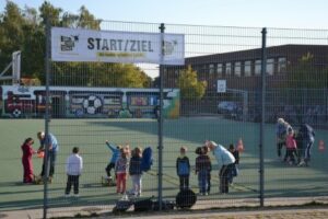 Berlin: Sponsorenlauf der Grundschule am Hohen Feld