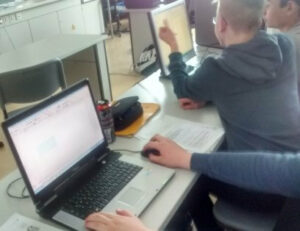 Mittelpunktschule Trebur, im Rahmen der PC-Spende im NaWi- und Physikraum.