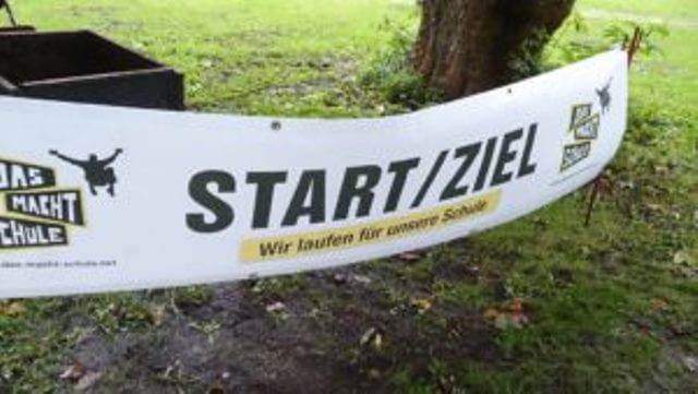 Banner von Das mach Schule für den Sponsorenlauf der Deichschule Schweiburg