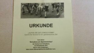 Urkunden für alle Teilnehmer des Sponsorenlaufes an der Deichschule Schweiburg