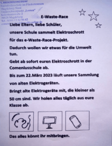 Ein Plakat bewirbt den Sammelwettbewerb an der Schule