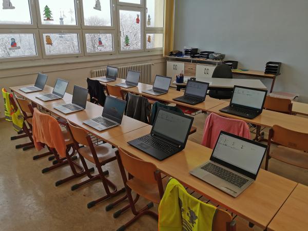 7cf9c371a3ed6e50e59d5d70657d34ef